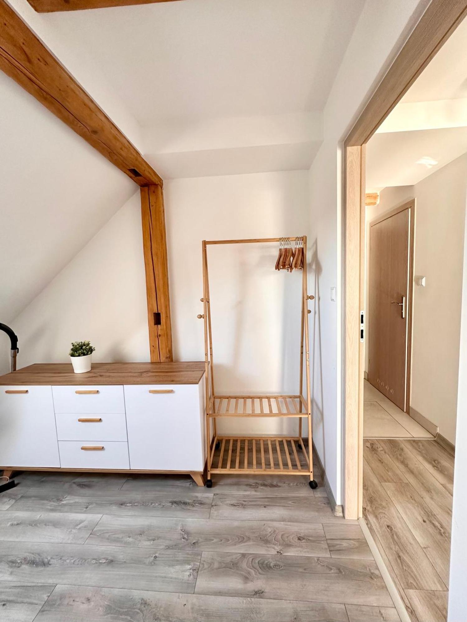 Klimatyczny Apartament Nr 8 Z Widokiem Na Gory Sowie Bielawa  Bagian luar foto